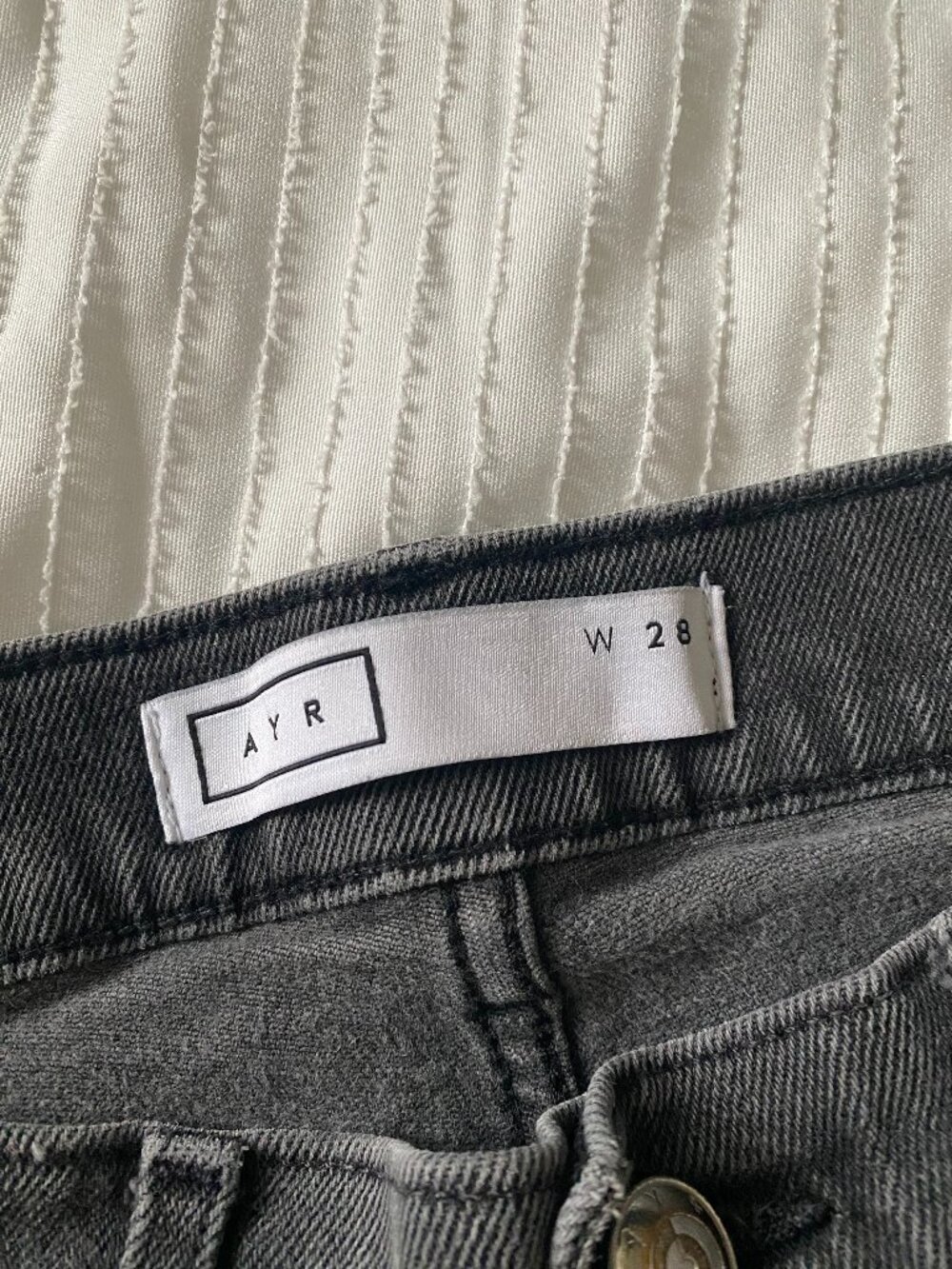 AYR | The Beat Barrel Jean - Picture 11 of 16